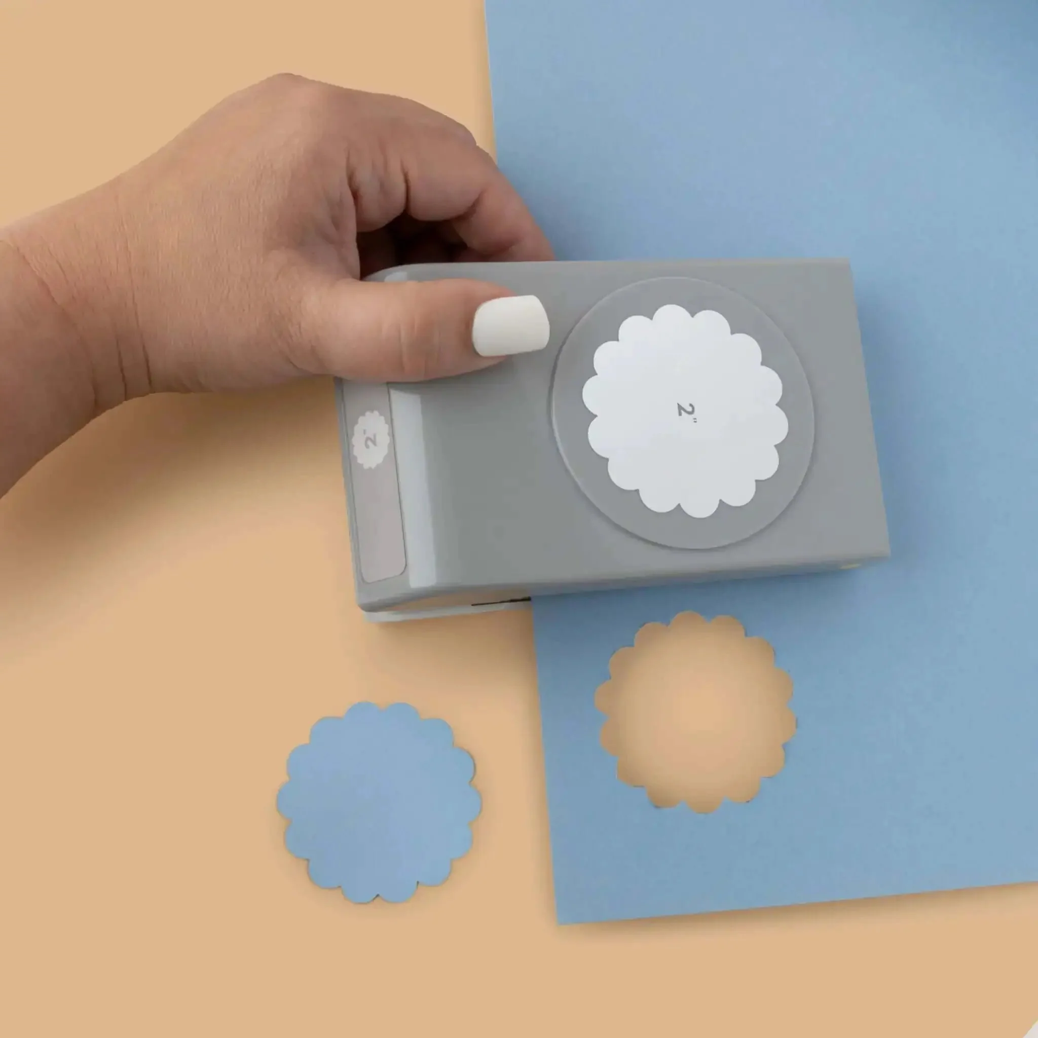 2 Inch Scallop Circle Paper Punch For Scrapbooks And Card Making, Metal Craft Punch With Stackable Design That Locks Shut, Gray Finish, Durable Hand Tool For Greeting Cards, Albums, Diy Projects And Mixed Media Artwork - Image 4