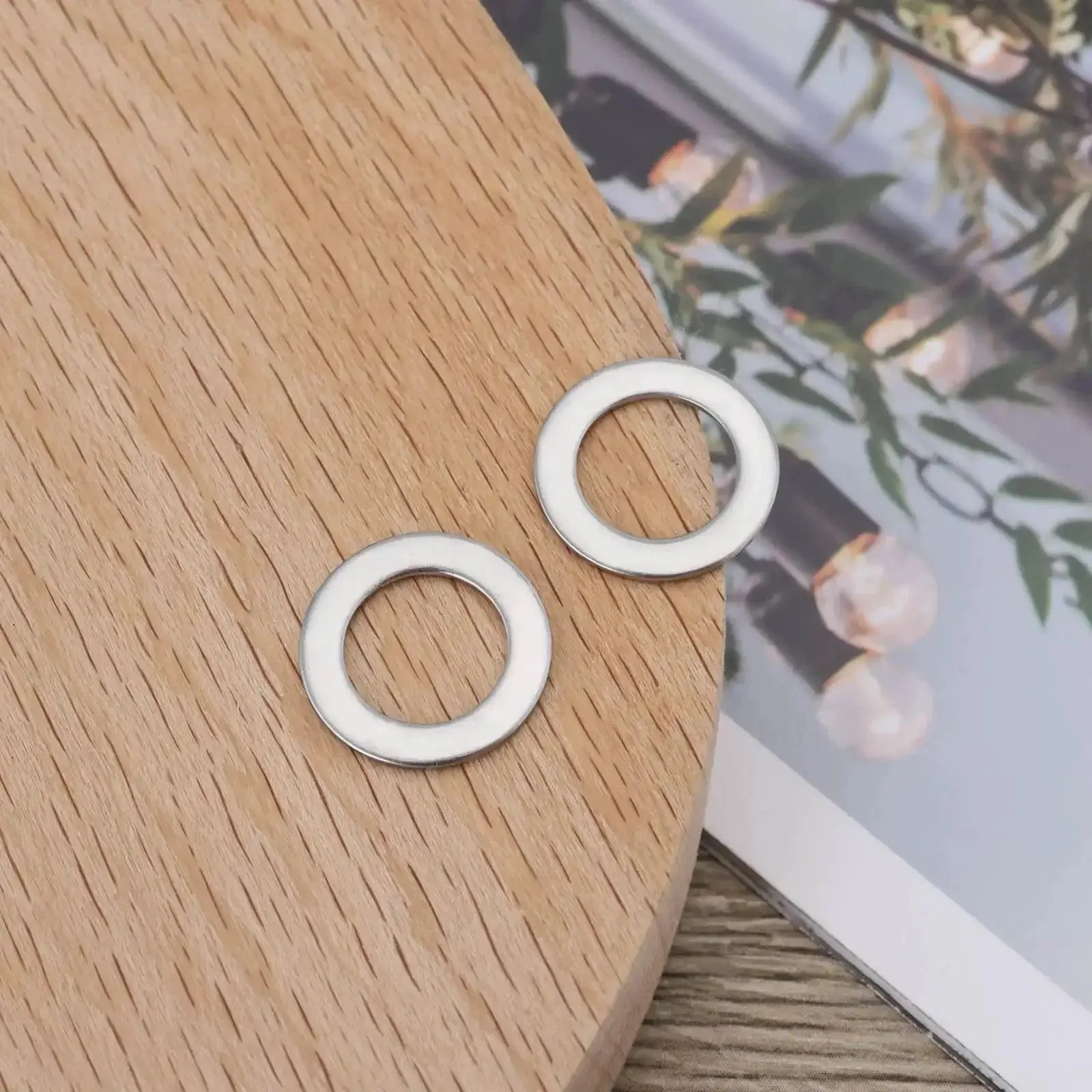 30Pcs Flat Washers 304 Stainless Steel 10x16x1mm Door Hinge Gaskets, Heavy Duty Spacers For Lifting And Balancing Doors, Screws And Bolts, Silver Finish, Industrial Hardware Set - Image 3