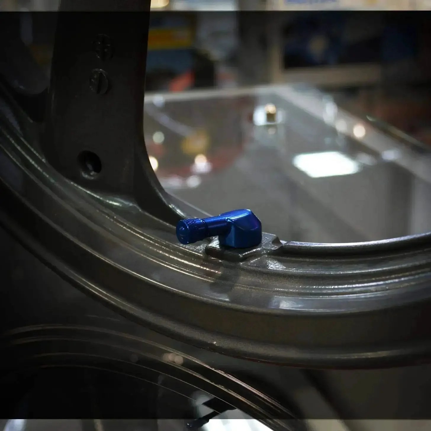 Angled Valve Stem Set With Pre Applied Threadlocker Nut Forged Aluminum Construction 0.357 Inch (8.3mm) Size Blue Finish Easy Inflation And Tire Pressure Check 2 Pack Fits Standard Rim Openings - Image 5