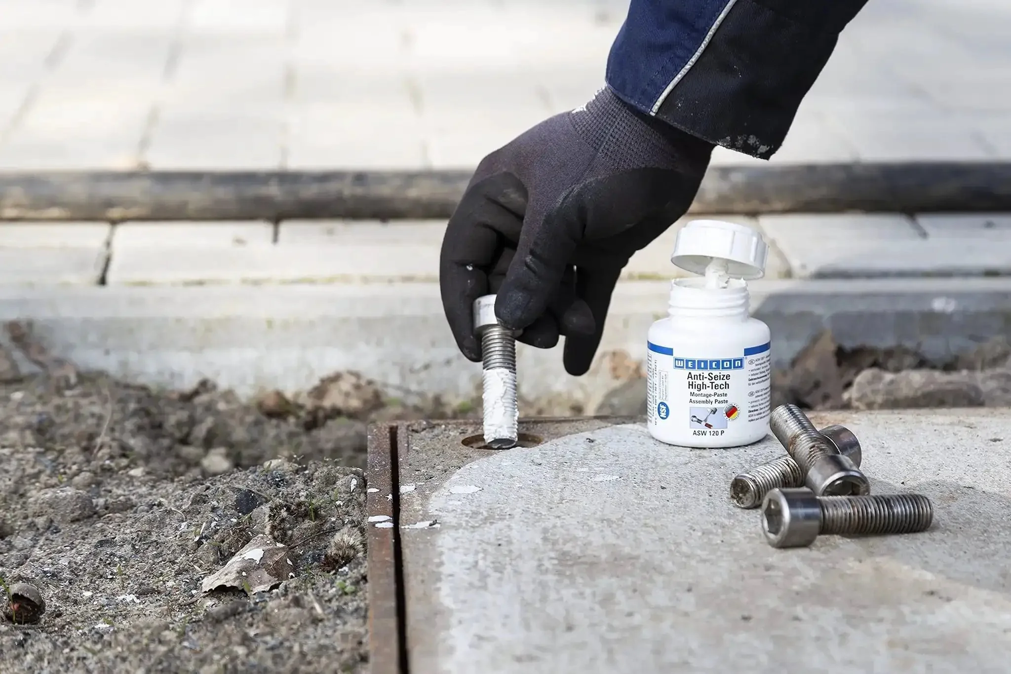Anti Seize High Tech Assembly Paste 450 G Metal Free High Temperature Resistant For Corrosion Protection And Easy Disassembly NSF Approved Material Neutral Keeps Fasteners Bearings And Gears From Seizing In Cars Trucks And Gear Heads - Image 5
