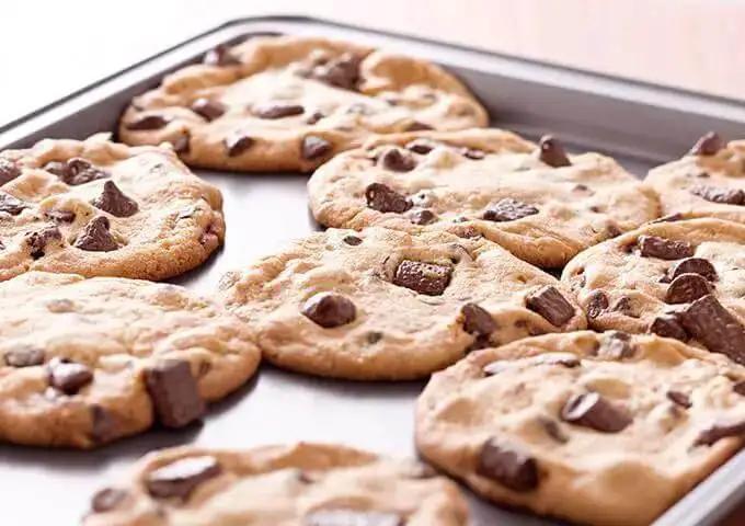 Commercial Grade Aluminum Sheet Pan With Large Flat Baking Surface Two Thirds Size 18 Gauge Reinforced Rim Closed Bead Rust And Corrosion Resistant Heavy Duty Bakeware For Cookies Roasted Veggies And Desserts - Image 2
