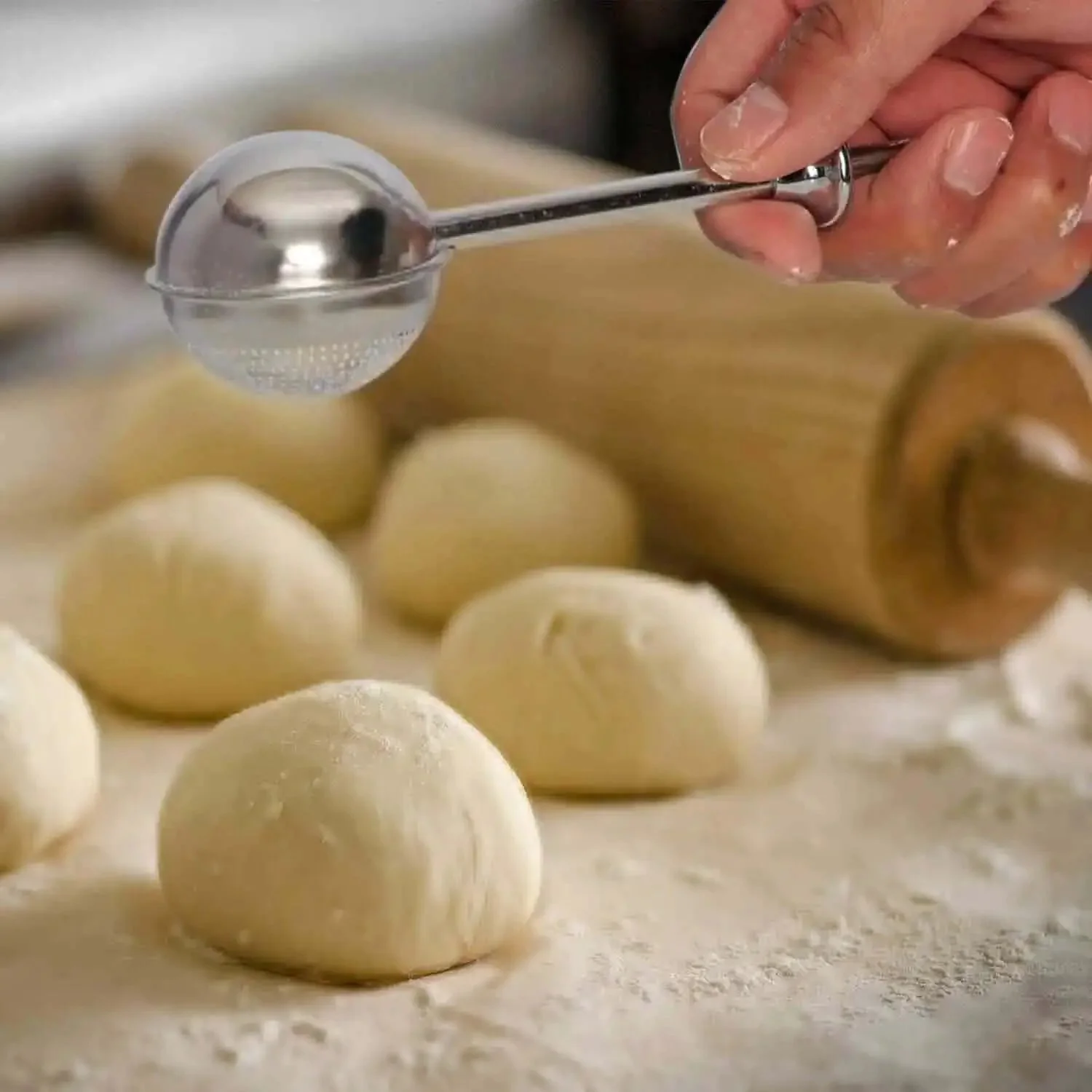 Flour Duster For Baking One Handed Operation Stainless Steel Powdered Sugar Shaker Duster Pick Up And Dust Flour Sifter Great For Cocoa Powder And Powdered Sugar No Mess Gift Package Included - Image 8