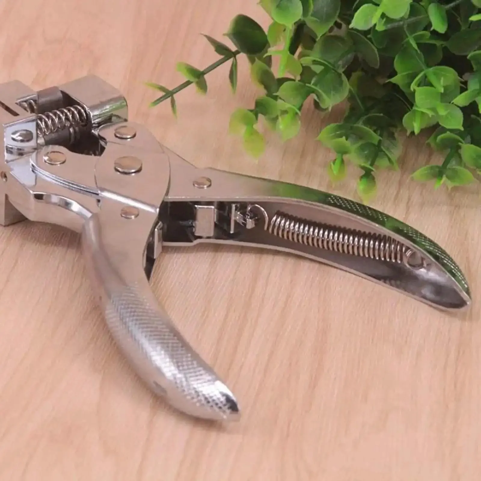 Handheld T Slot Hole Punch For DIY Crafts With Non Slip Grip Aircraft Style Euro Slot Punch T Hook Clamp Pliers Cutter Zinc Alloy Tool For Metalwork And Leatherwork - Image 2