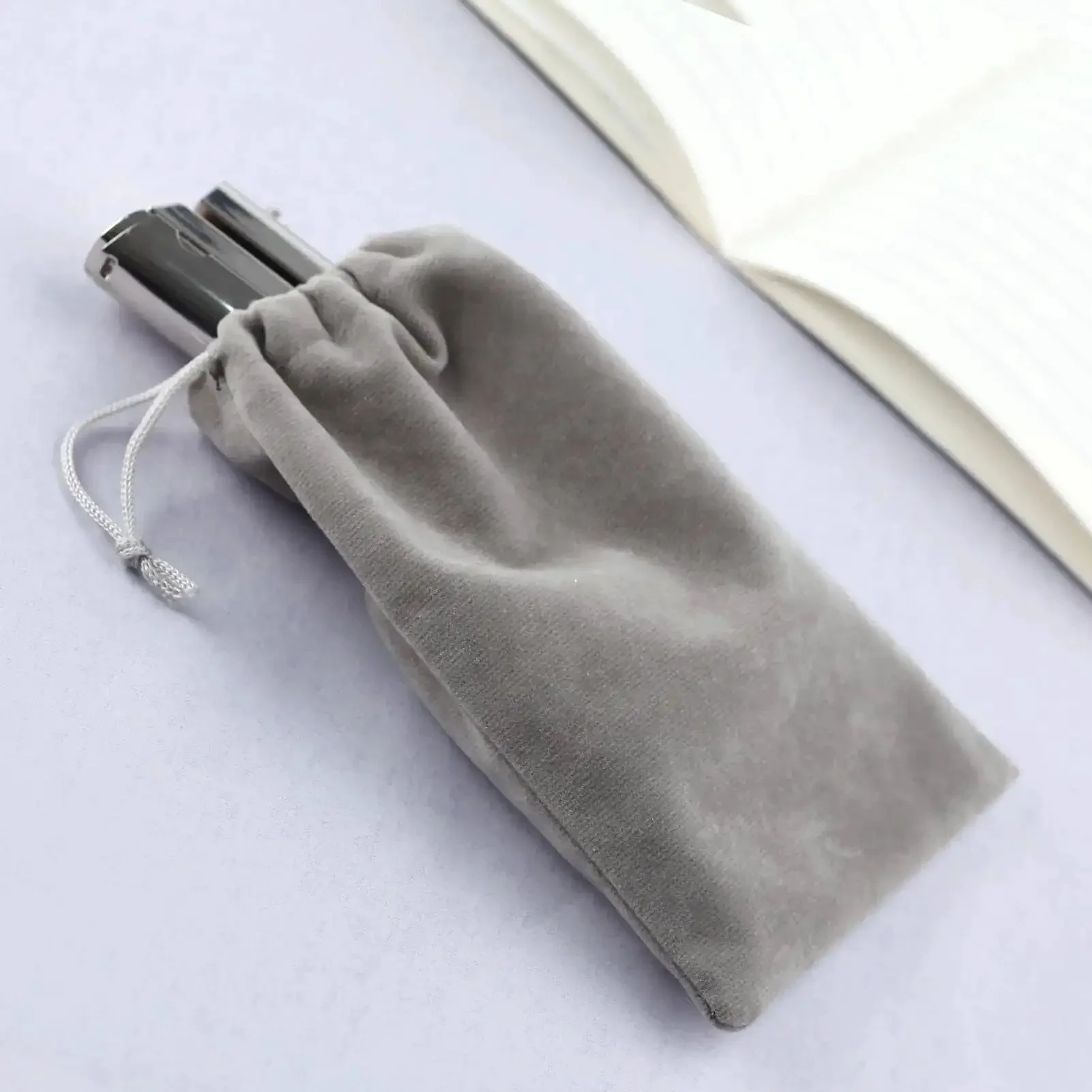 Heavy Duty Handheld Single Hole Punch For Paper Card Plastic PVC And Cardstock Long Reach Pro Grade Hole Puncher For Badges Tags And Scrapbooks Ideal For DIY Projects And Crafting - Image 2