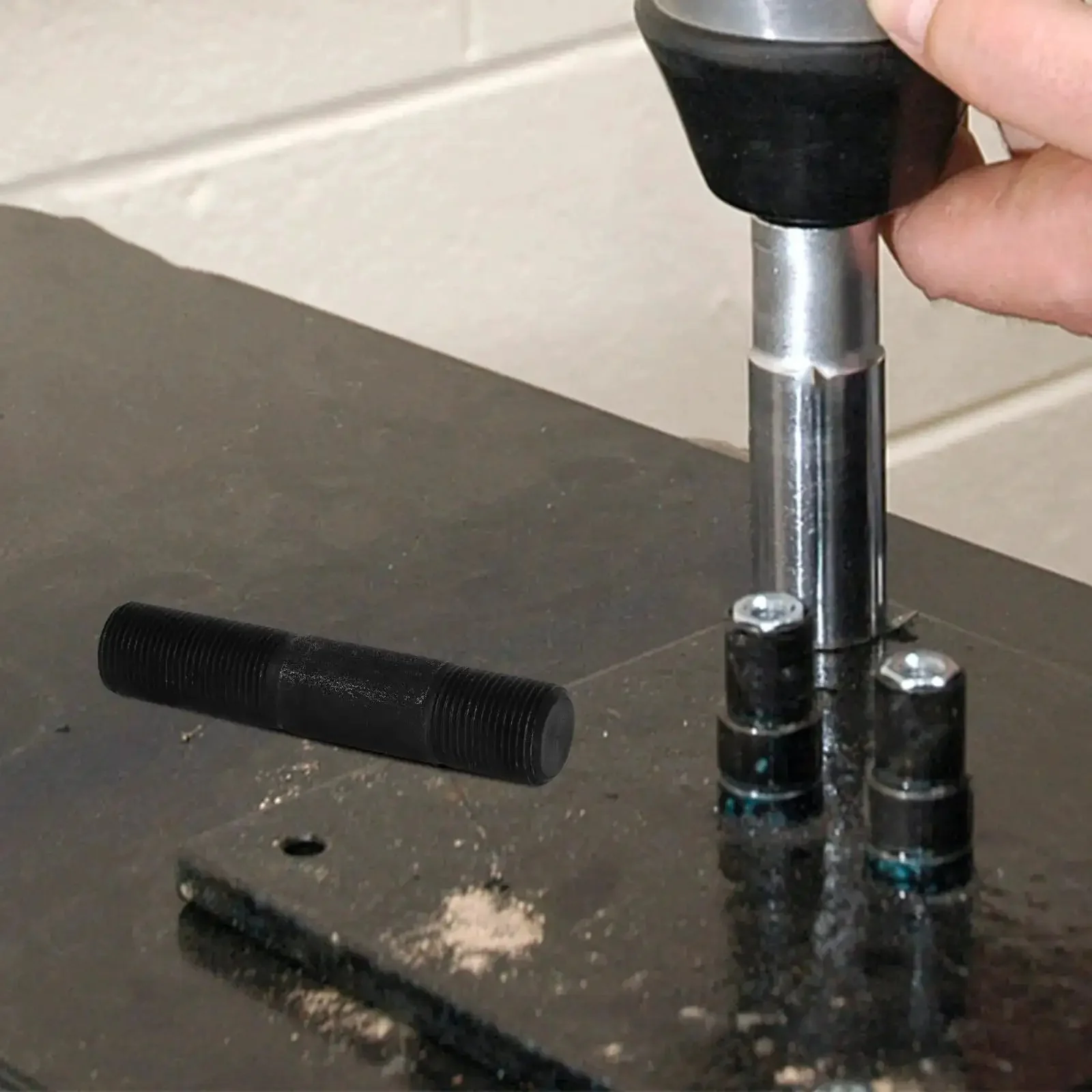 Heavy Duty Hydraulic Punch Driver Kit With Pull Rod Lock Cap For Quick Easy Manual Hole Knockout In Metal Sheets Conduit And Electrical Work All In One Set With Cylinders And Drivers - Image 5