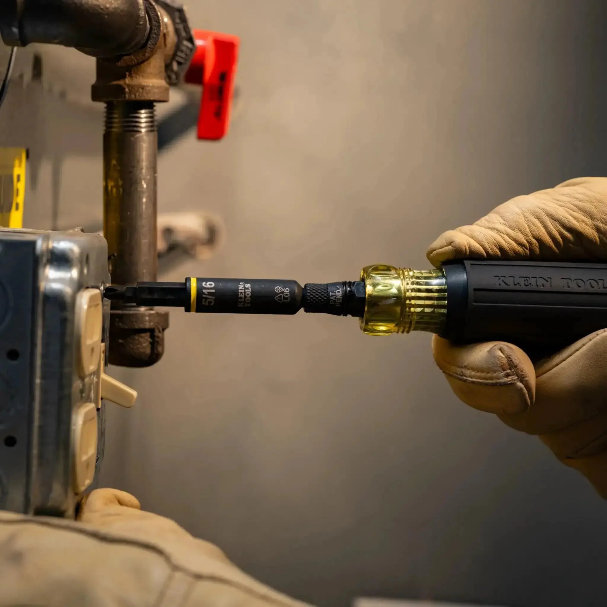 Impact Rated 11-in-1 Multi Bit Screwdriver And Nut Driver With Phillips Slotted Square And Torx Bits, Converts To Four Nut Driver Sizes, Interchangeable Components Built For Drill And Driver Use, All Purpose Heavy Duty Tool - Image 9