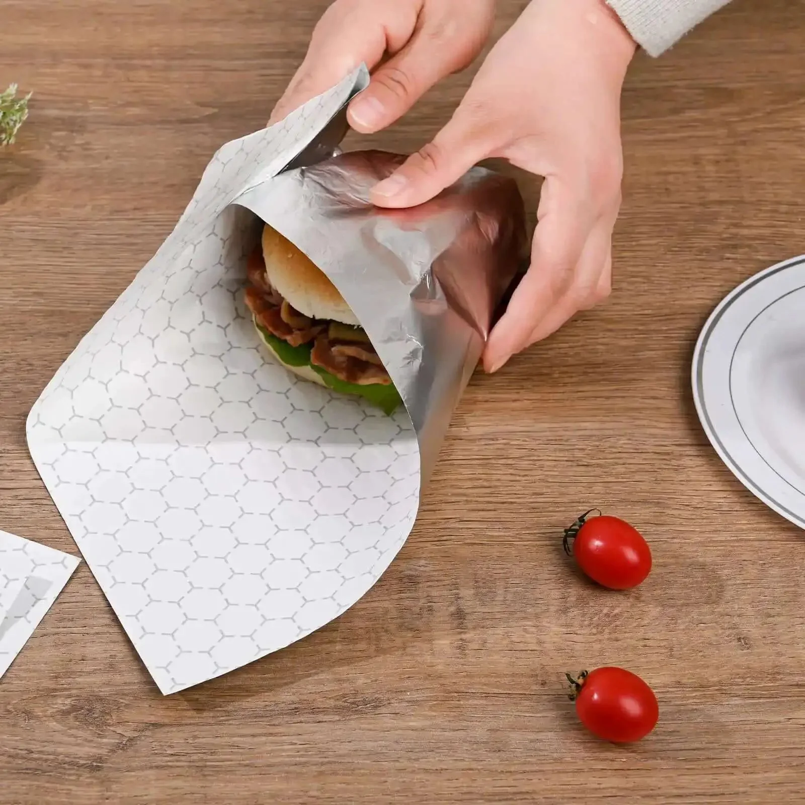 Insulated Foil Wrap Sheets 12x12 Pre Cut Greaseproof And Waterproof For Sandwiches Burgers Hot Dogs Burritos 50 Pack Keeps Food Fresh With Leakproof Heat And Cold Insulation For Grab And Go Wrapping - Image 6