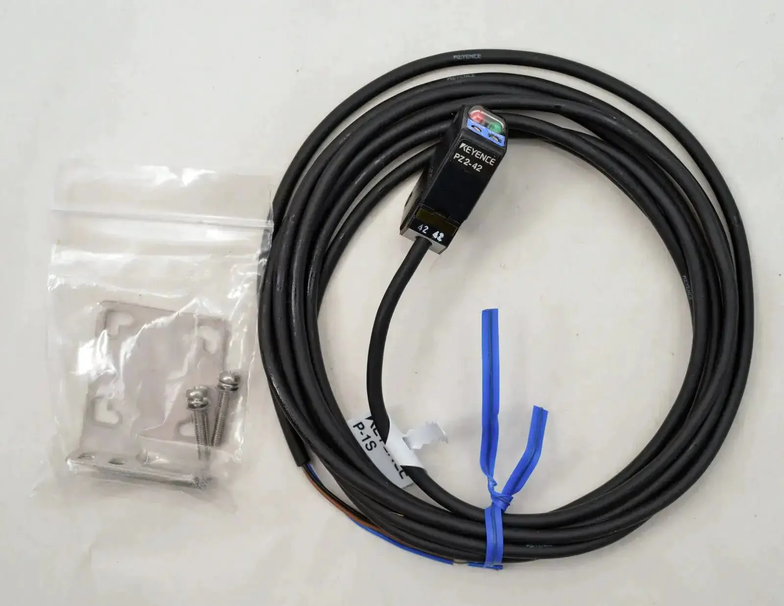 Keyence PZ2-42 Diffuse Reflective Short Range Photoelectric Sensor With Red LED Detects Transparent And Opaque Targets 100 mm Range New In Box Ready To Install Must Have - Image 4
