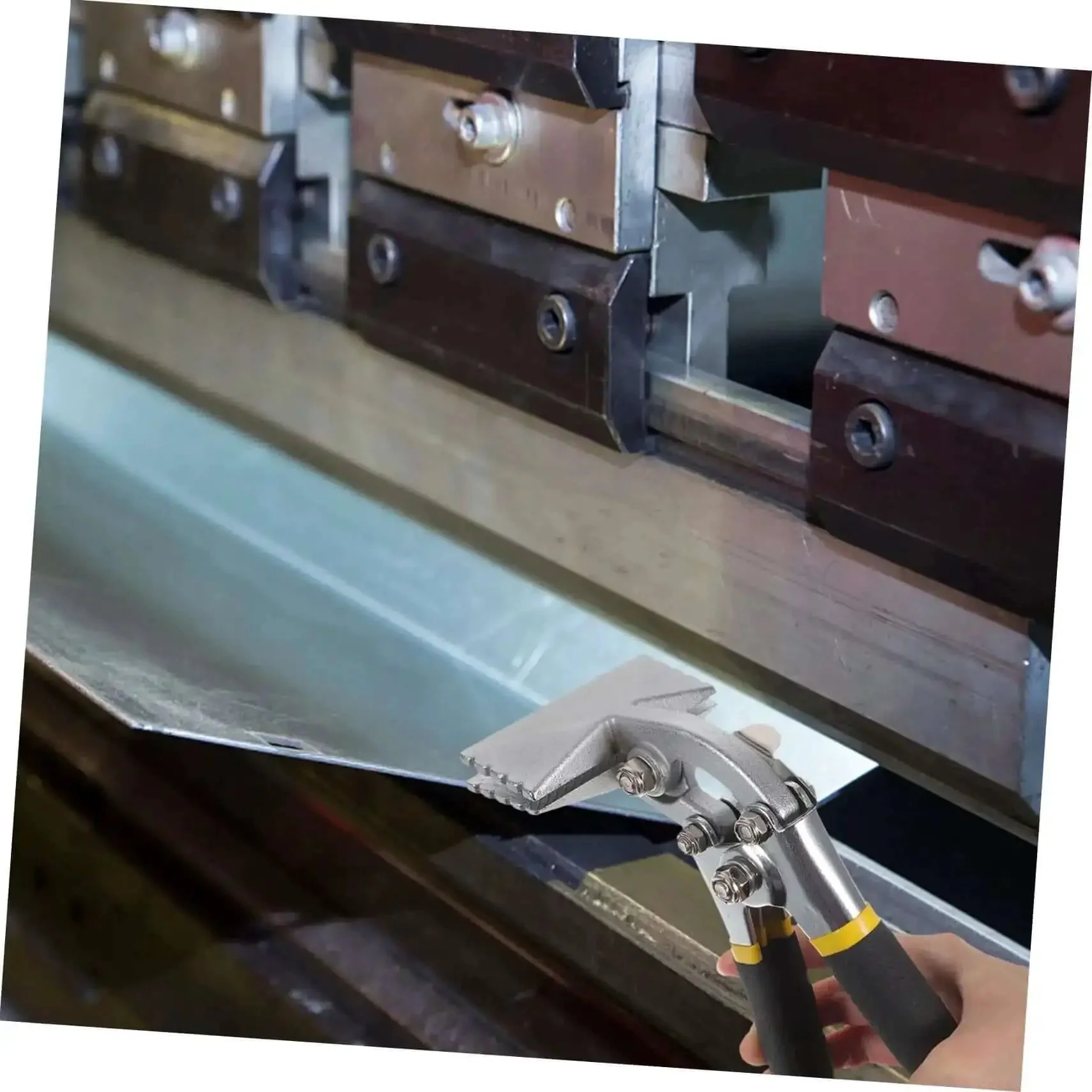 Manual Metal Bender Tool With Straight Jaw Hand Seamer Non Slip Grip For Bending And Flattening Sheet Metal In Light Keel And Construction Projects The Go To Workhorse For Quick Reliable Metalworking - Image 6