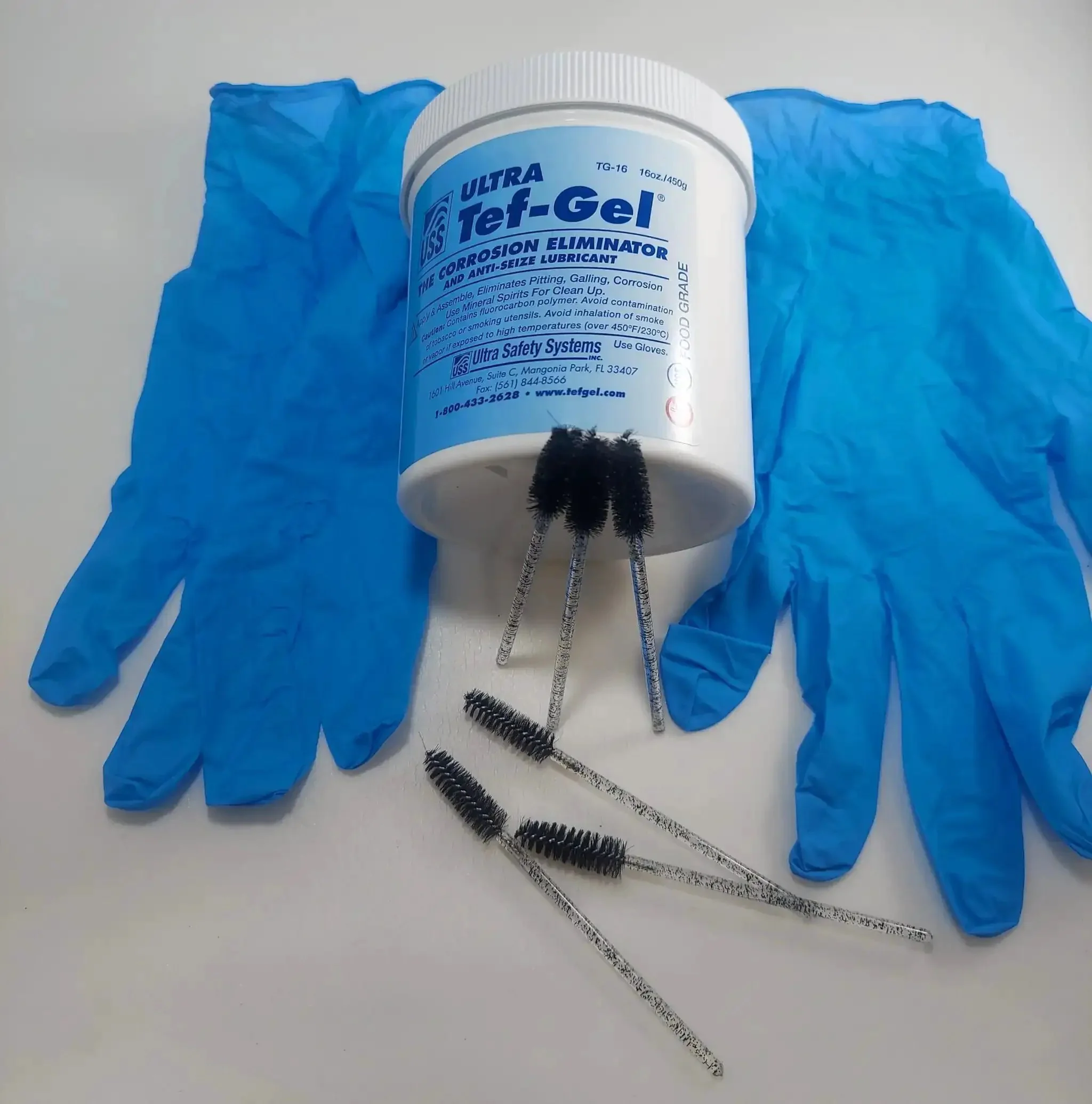 Marine Grade Anti-Corrosion And Anti-Seize Lubricant In A 16oz Bottle For Sailboat Rigging And Boat Hardware With Free Application Kit Extra Brushes And Gloves Great For Industrial And Marine Metal Parts