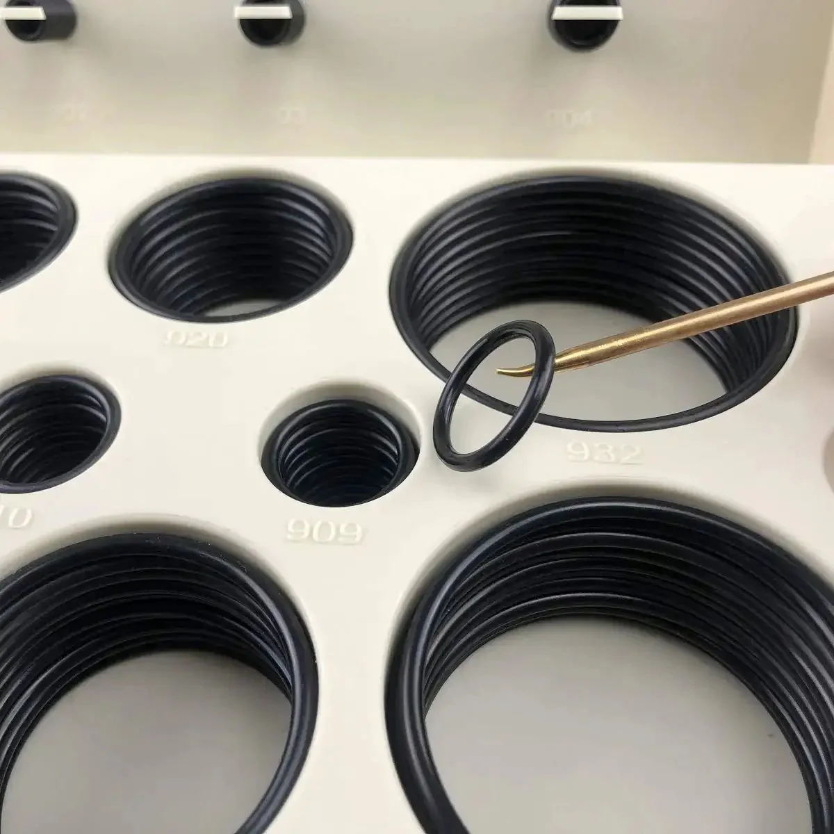O Ring Boss Hydraulic 212 Piece Buna N 90 Durometer O Ring Assortment Kit For Hydraulic Fittings And Hoses With 20 Different Sizes And Includes Brass Pick Tool - Image 2