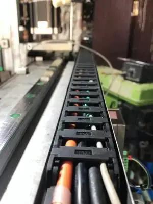 Open Type Drag Chain Cable Carrier With End Connectors For Electrical CNC Router Machines Internal 35x100mm Bend Radius R100 1 Meter Nylon Plastic Black Beefed-Up Durable Cable Raceway For Heavy Duty Wiring And Servo Cables - Image 2