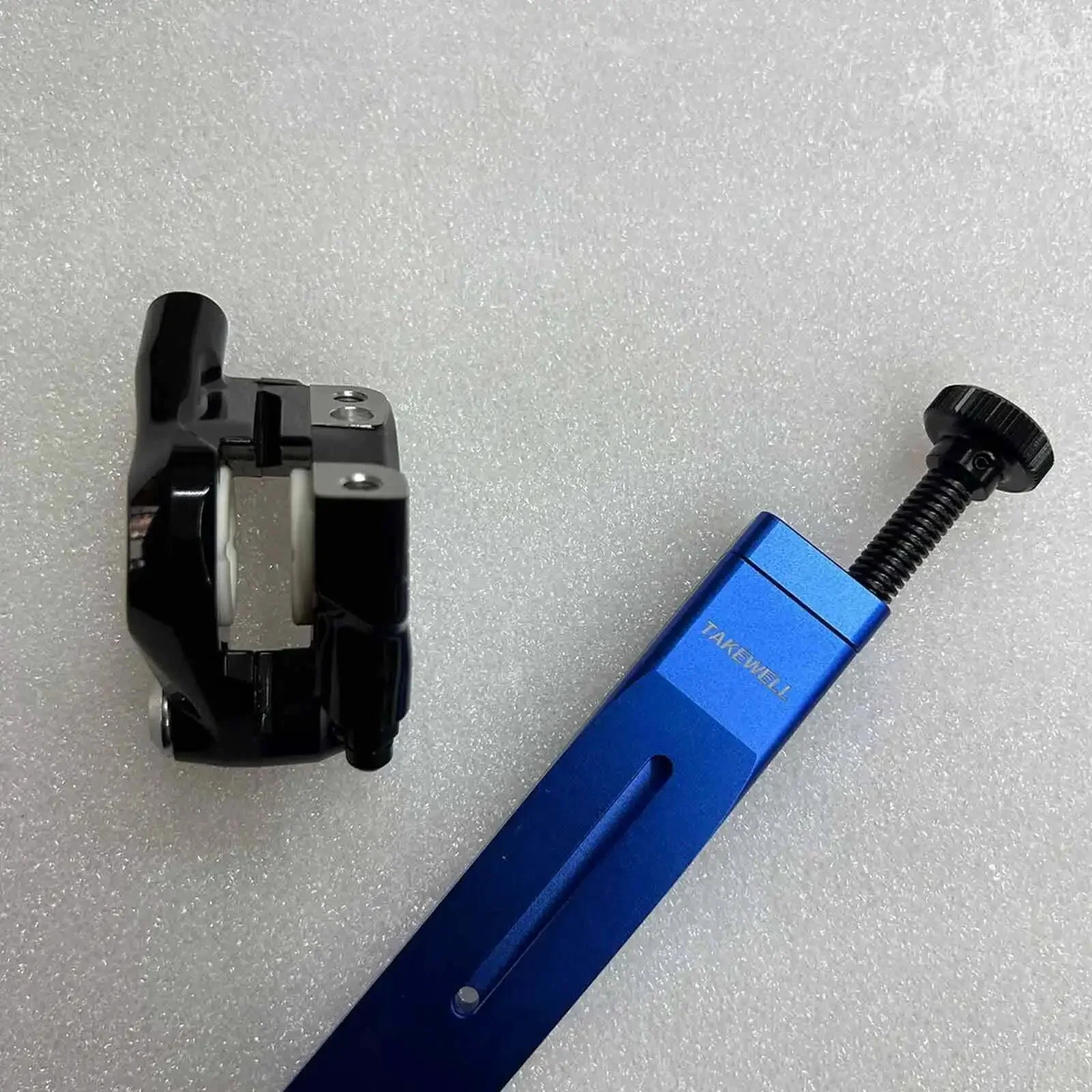 Piston Press Tool For Brake Calipers Universal Bicycle Hydraulic Disc Brake Piston Tool Compatible With Shimano, SRAM And All Brands Aluminum Alloy Blue Handy Tool - Image 5