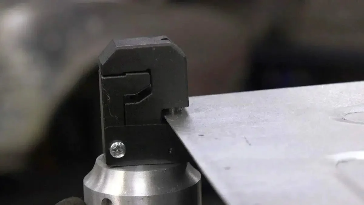 Pneumatic Sheet Metal Puncher And Flange Rivet Tool With Air Connector For Quick Seam Repairs Powers Through Clean 0.19 Inch Holes And 0.063 Inch Offset Flanges In 16 Gauge Mild Steel Or 18 Gauge Stainless - Image 4