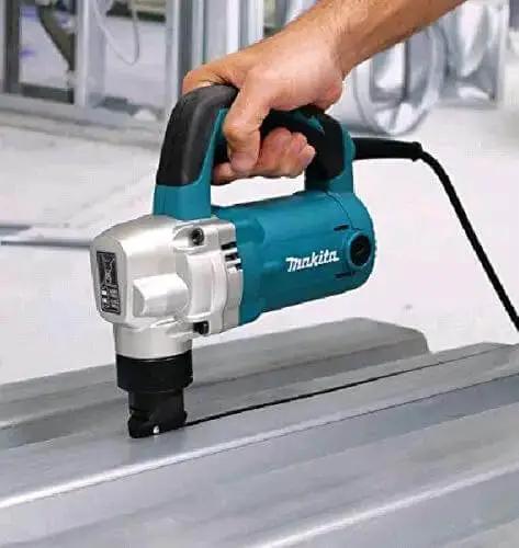 Powerful 710W Nibbler With 3.2 mm Capacity, Soft Grip Ergonomic Handle, Chip Clearance From Below, Built Tough 710W Motor, Proven Nibbling System, Includes JN3201J Box For Easy Storage And Quick, No-Fuss Sheet Metal Cuts - Image 5