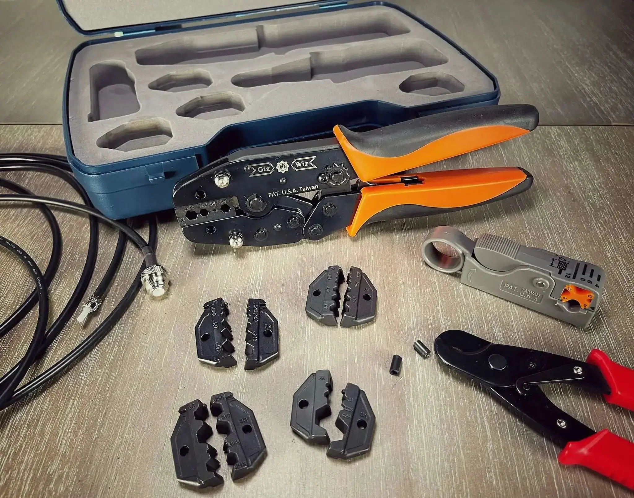 Pro Grade All In One RF Coax Tool Kit With Quick Change Crimper Cutter And Stripper Plus Five Interchangeable Die Sets For Fast Coax Assembly Prep And Reliable Repairs - Image 2