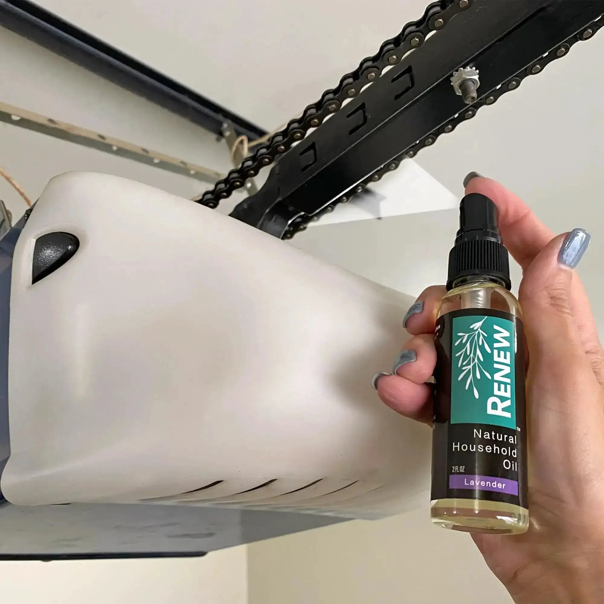 Renew Natural Household Oil Unscented All Purpose Lubricant Spray For Doors Hinges And Locks Eco Conscious Safe For Pets Made With Food Grade Mineral Oil And Organic Jojoba Oil For Smooth Long Lasting Penetrating Lubrication - Image 5