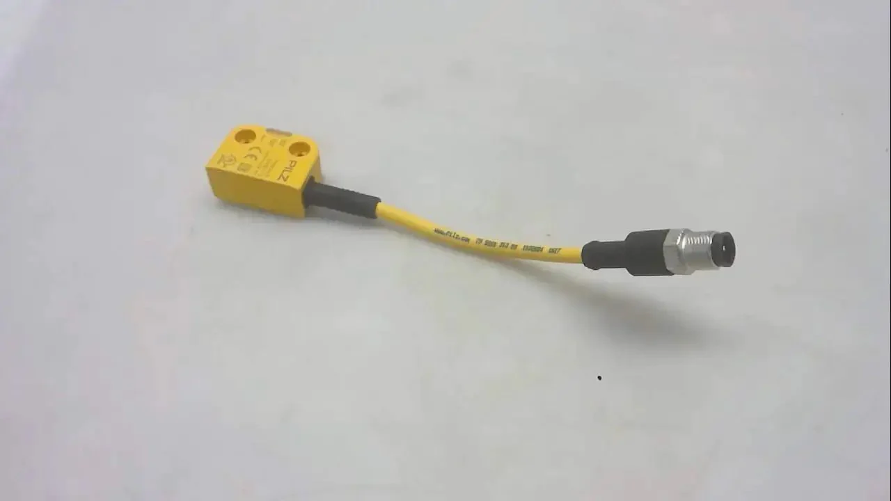 RFID Safety Switch With Coded 11 mm Actuation, Two Safe Semiconductor Outputs, 24 VDC Power, 5 Pin M12 Connector, IP67 Rated, One Way Actuation, Without Actuator, One Piece - Image 3