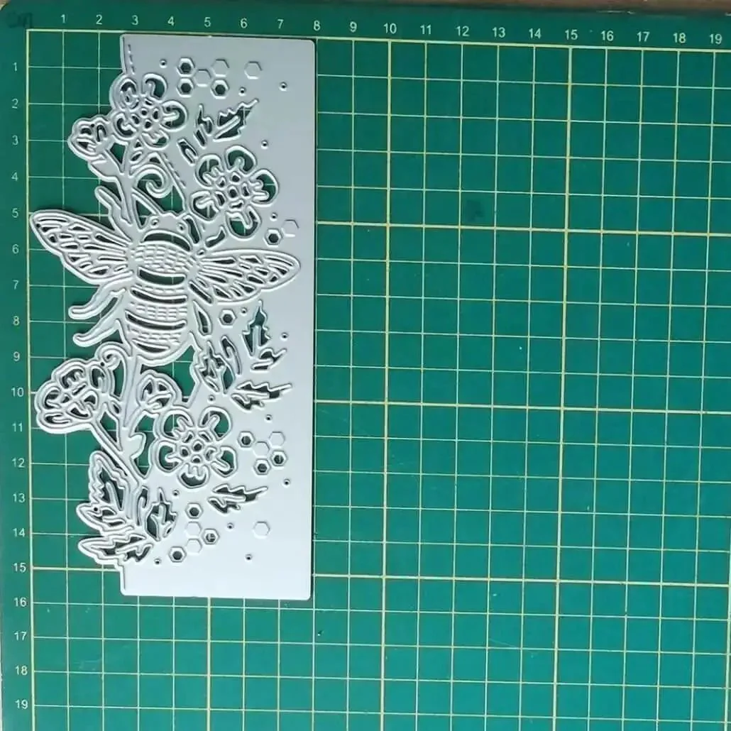 Scrapbooking Die Cutting Dies Set For Card Making And Paper Crafting Strips Frame Metal Dies For DIY Albums Bee Lace Pattern 8x15.7cm Background Embossing Stencils And Decorative Card Making Tools - Image 2
