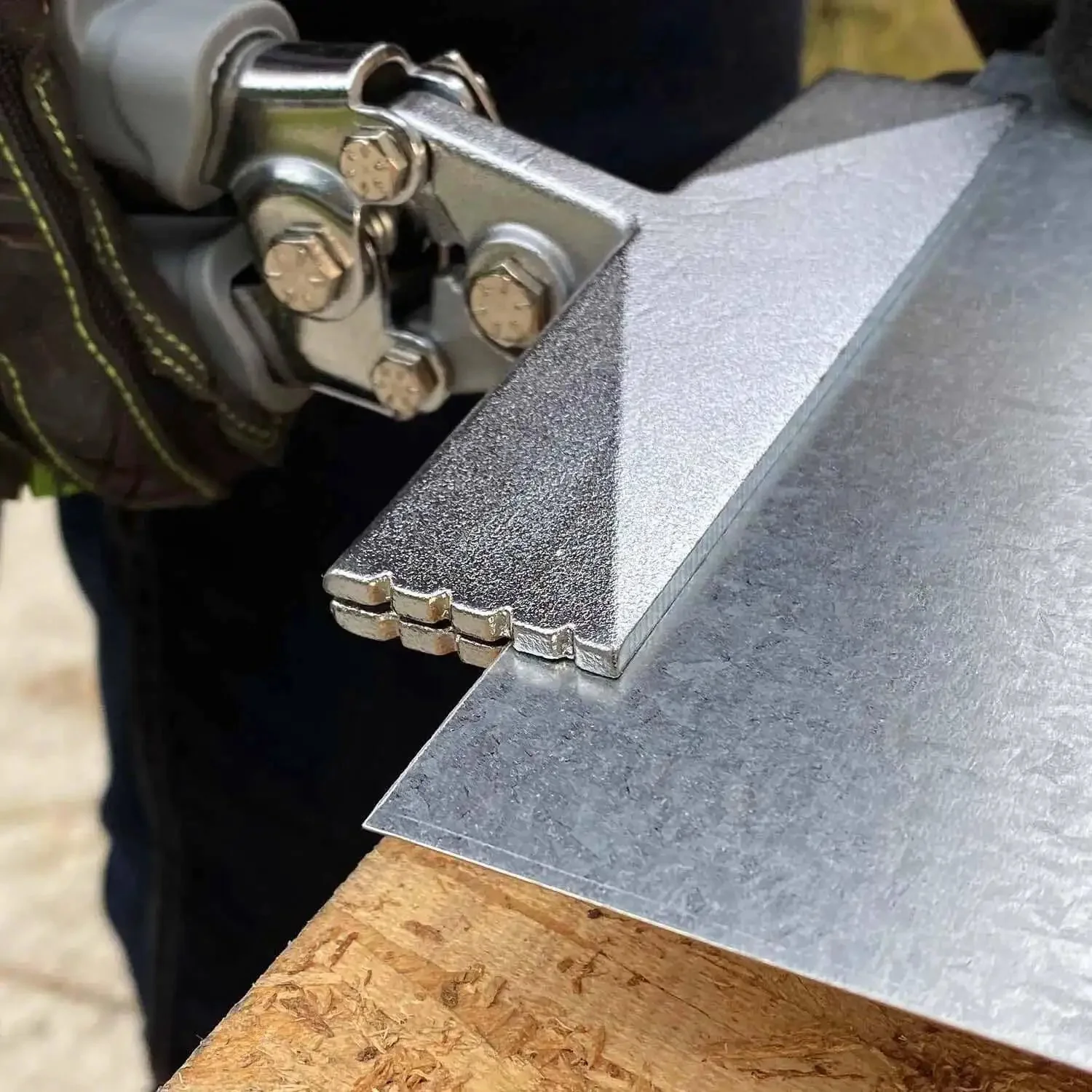 Sheet Metal Hand Seamer With 1/4 Inch Increment Marks, Heavy-Duty Steel Build, Comfortable Grip, And Precise Seaming For 20-Gauge Aluminum, 24-Gauge Mild Steel, 24-Gauge Galvanized Steel, And 26-Gauge Stainless Steel - Image 3