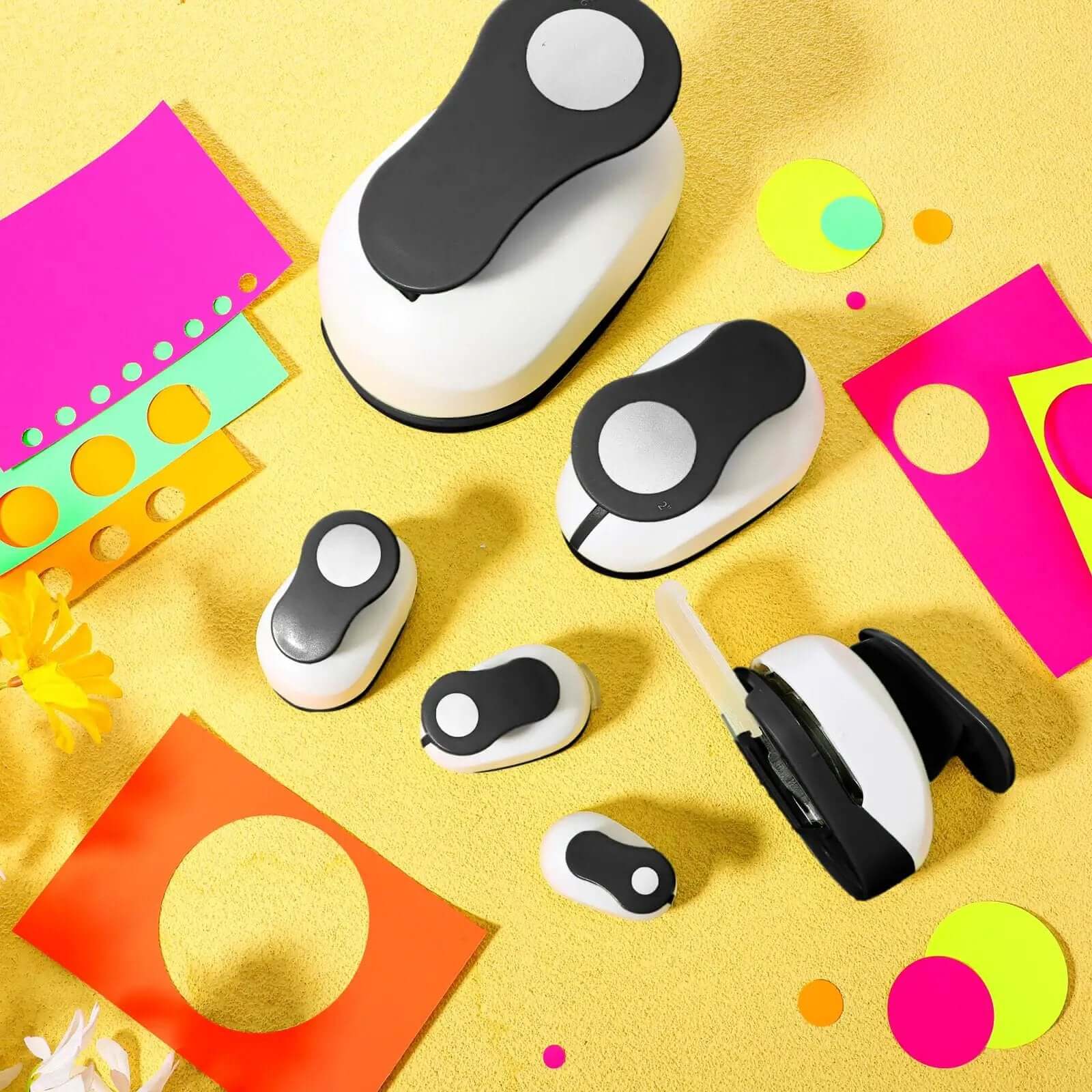 Six Piece Circle Punch Set With All The Right Sizes 0.3in 0.6in 1in 1.5in 2in 3in And Ten Color Sticker Papers For Scrapbooking Crafts DIY Albums Photos Office Supplies - Image 4