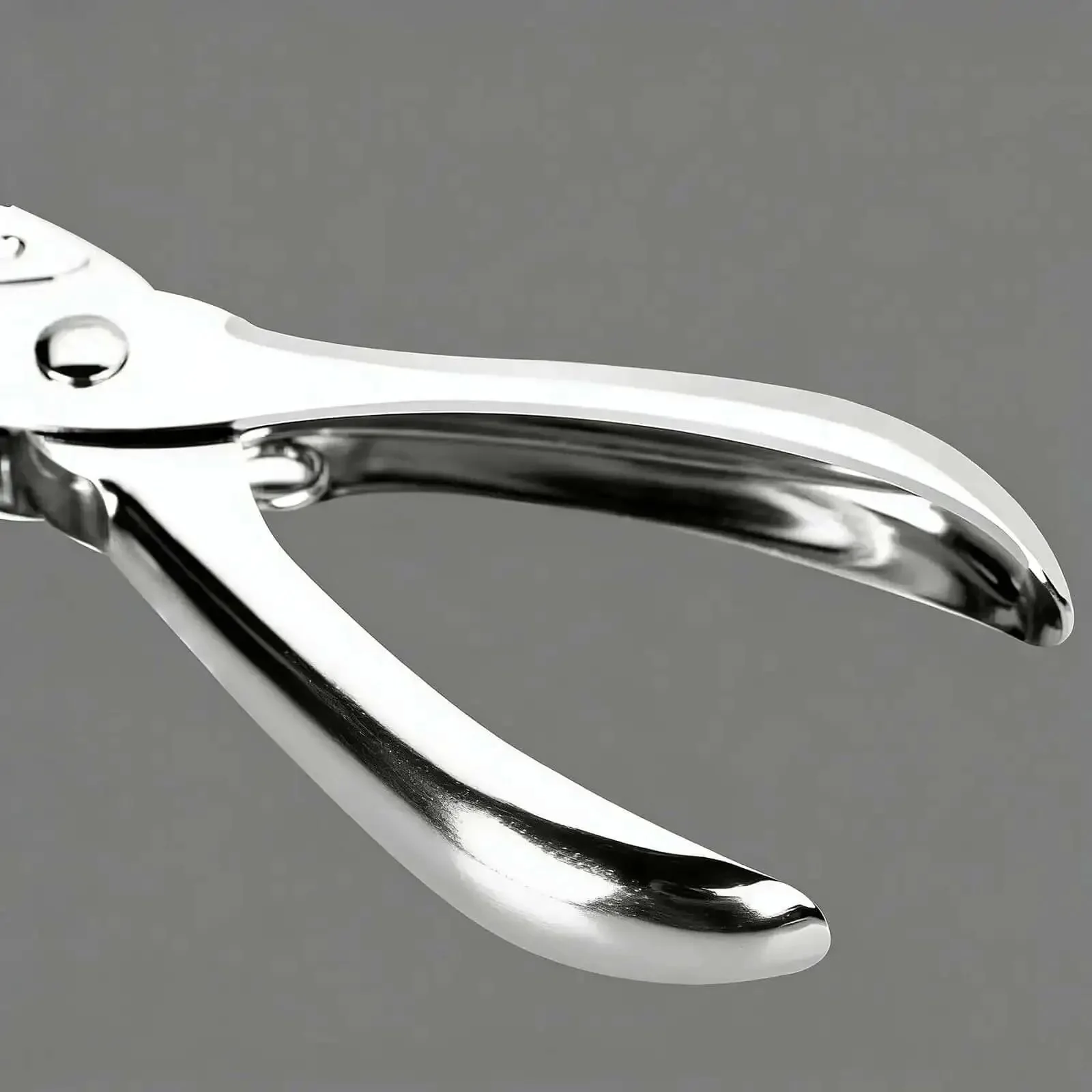Two Pack Single Hole Puncher Metal Craft Hole Punch For Scrapbooking And Tickets 6 mm Hole Diameter Punches Up To 8 Sheets Ergonomic One Hand Use No Fuss Tool For Card Making And DIY Projects - Image 3