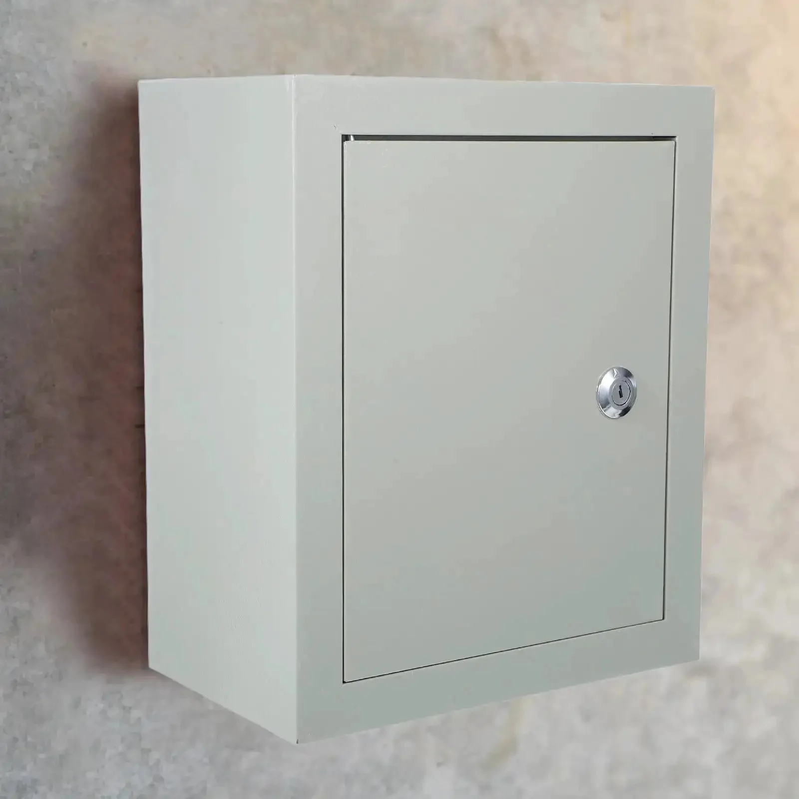 Weatherproof Outdoor Electrical Junction Box With Beefy Rugged Iron Enclosure And Mounting Plate Dustproof And Waterproof Exterior Panel Box For Cable Protection Durable Outdoor Electronics Housing - Image 4